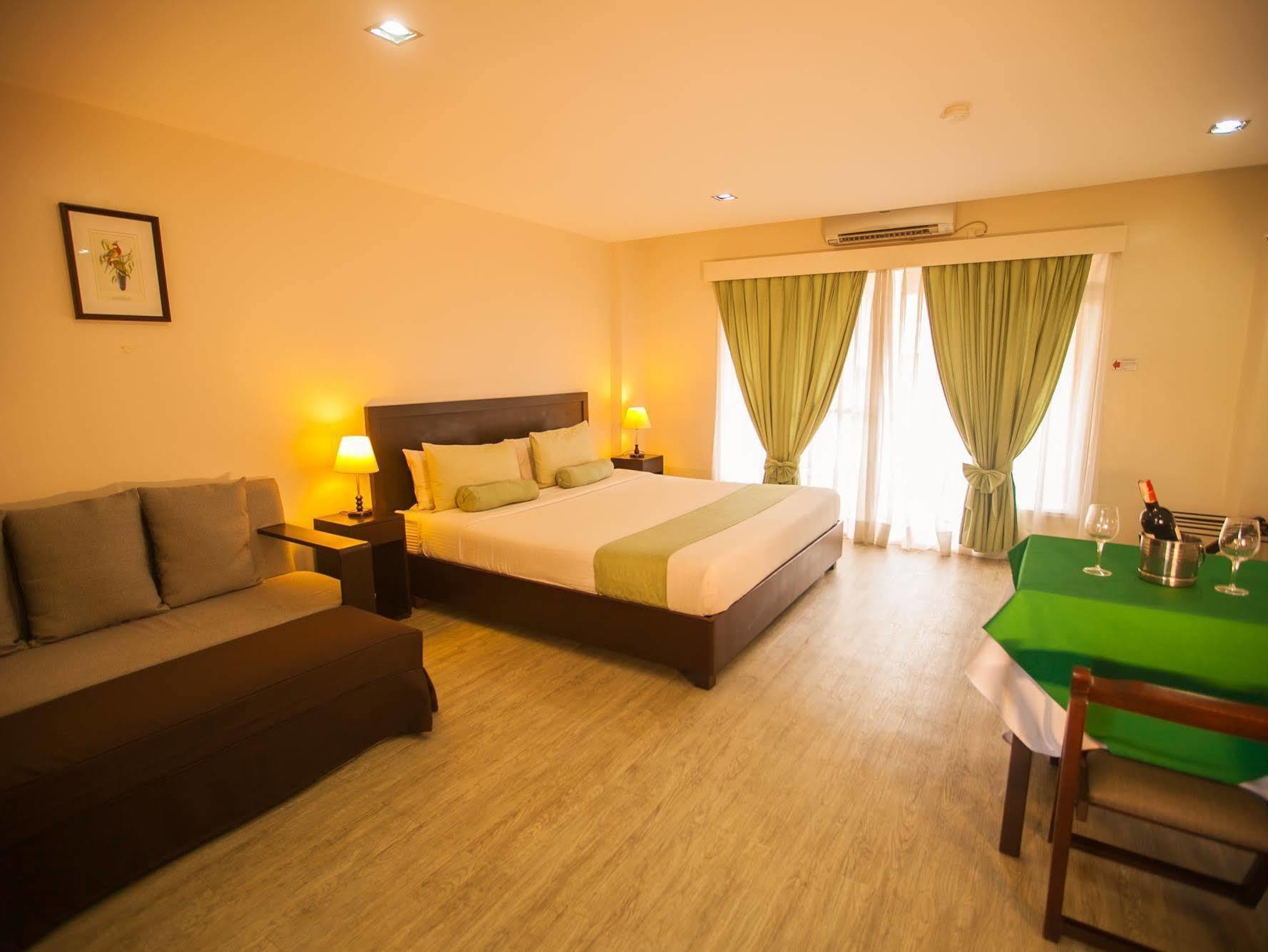 Subic Coco Hotel Olongapo Dış mekan fotoğraf