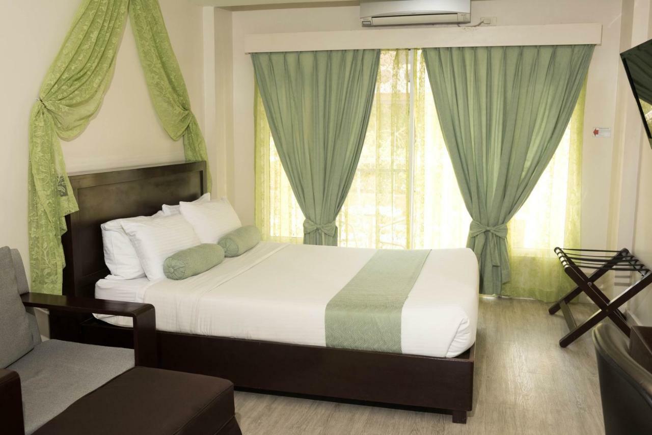 Subic Coco Hotel Olongapo Dış mekan fotoğraf